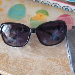 Madison Black Sunglasses